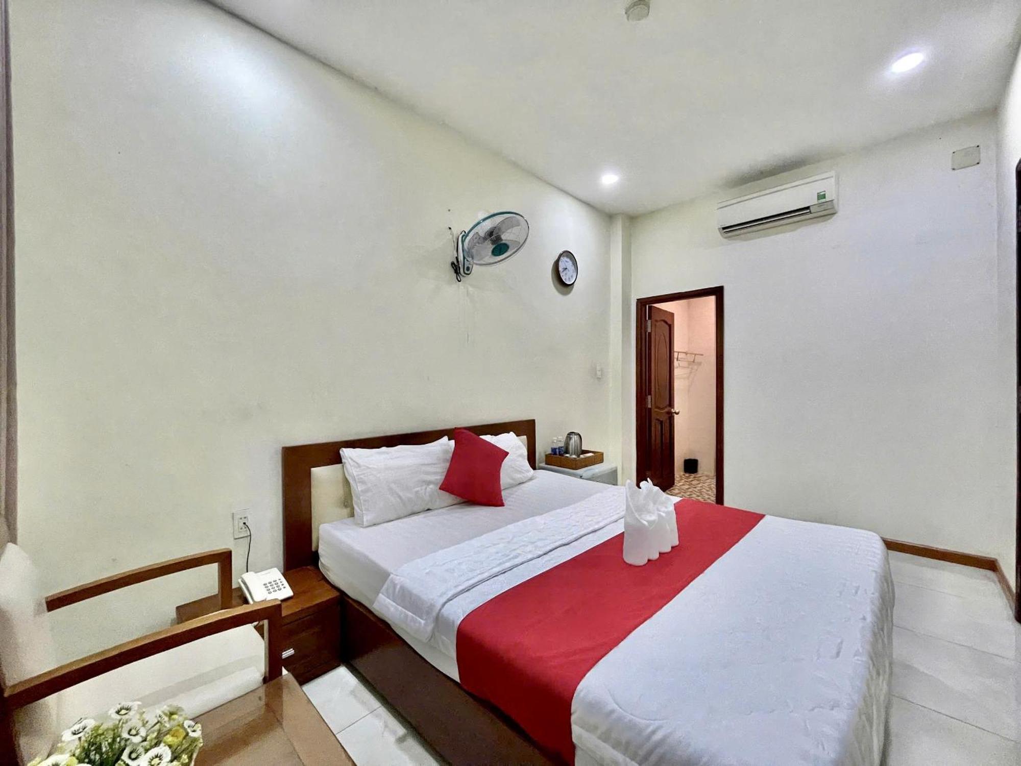 Nhu Y Hotel Ho Chi Minh-stad Buitenkant foto