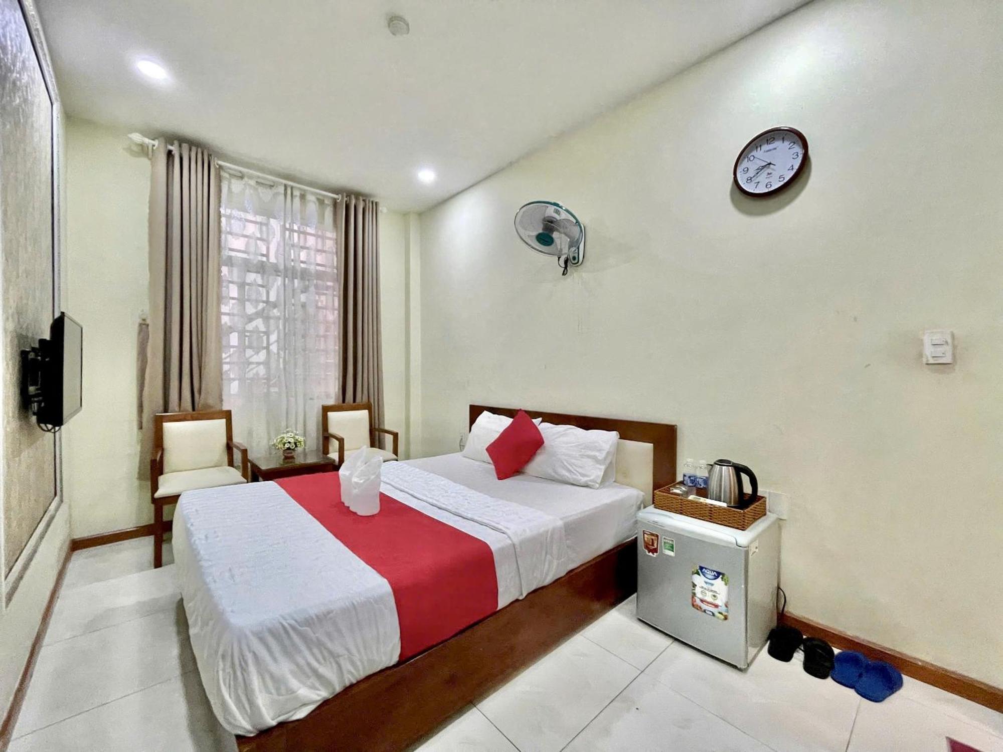 Nhu Y Hotel Ho Chi Minh-stad Buitenkant foto